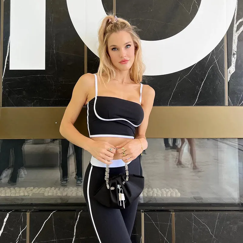 Leggings Set 2 PCS Contrast Color Exercise Yoga Suit in Black And White Size S, M, L
