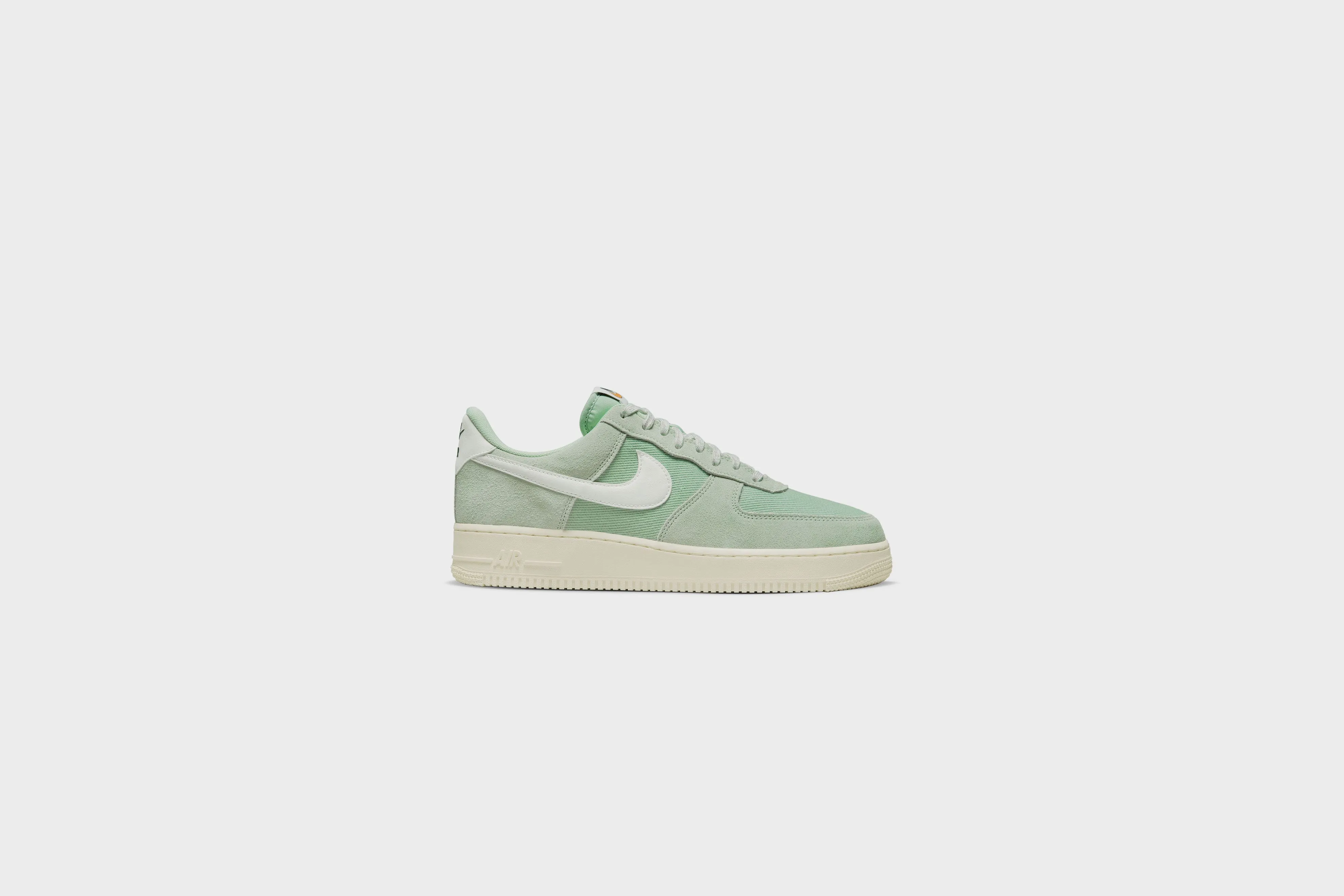 Nike Air Force 1 ‘07 LV8 (Enamel Green/Sail-Enamel Green)