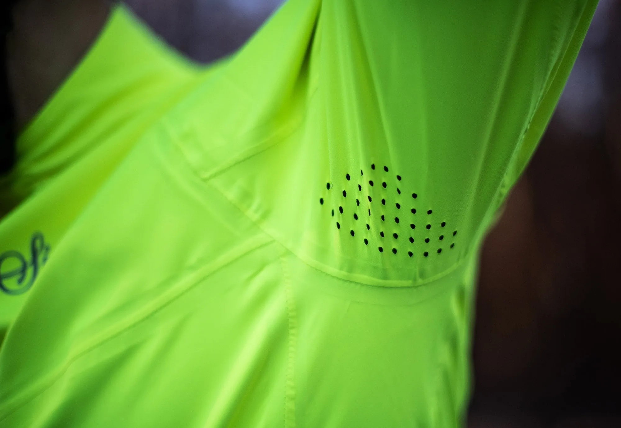 stkusten Women's Cycling Rain Jacket: Waterproof, Breathable & High-Visibility Performance