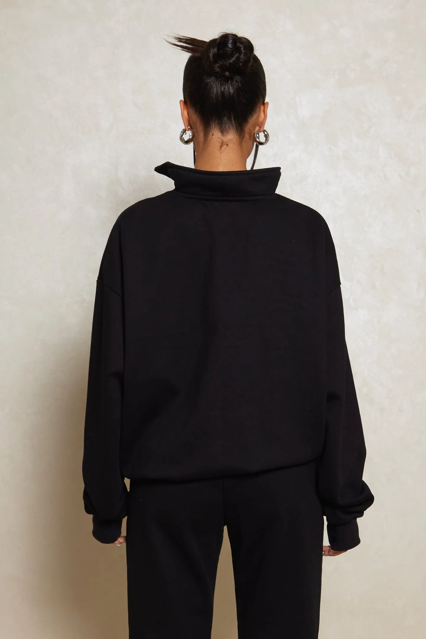The Essentials Quarter Zip - Black